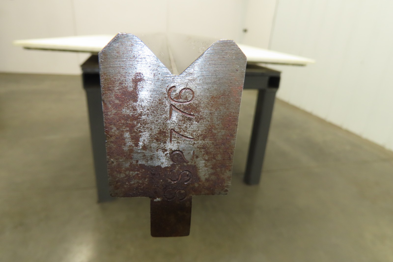 Press Brake Die 120-1/2″ Long 90° V 1/2″ Tang 1-13/32″ W 1-3/4″ H 3/4×11/32″ V