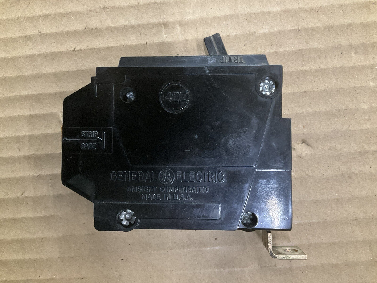 Lot of 10 Each GE General Electric Circuit Breakers TQB1120 20 Amp