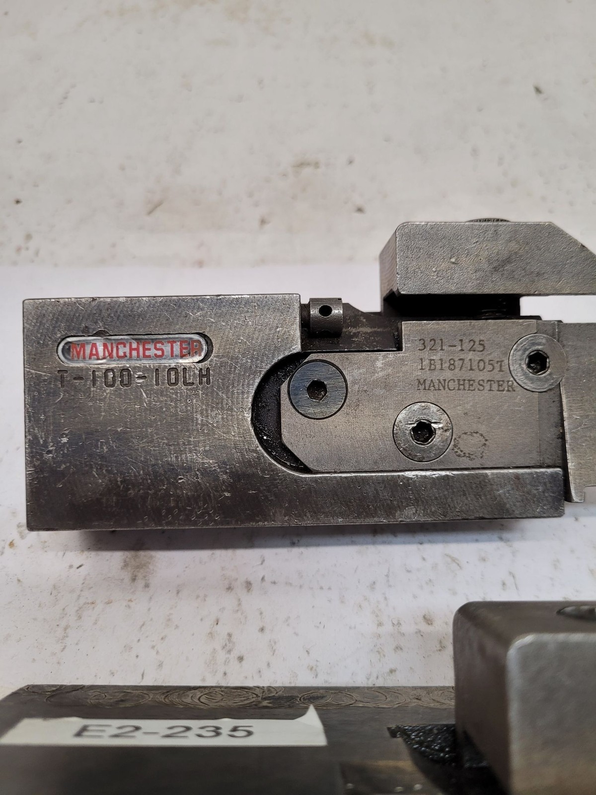 Manchester T-300-10 LH & T-100-10 LH – TOOL HOLDERS – Lot of 2