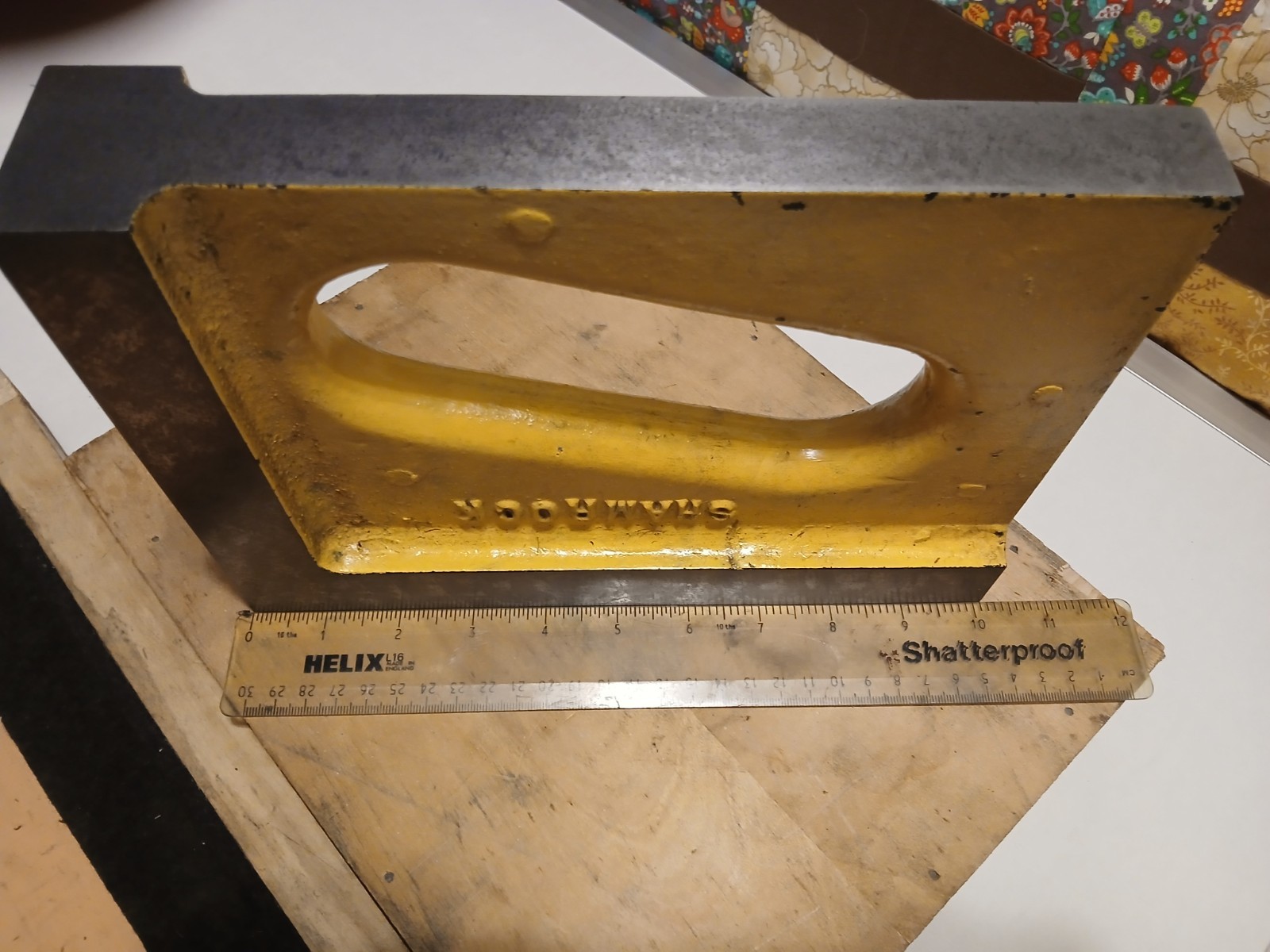 Precision cast iron square