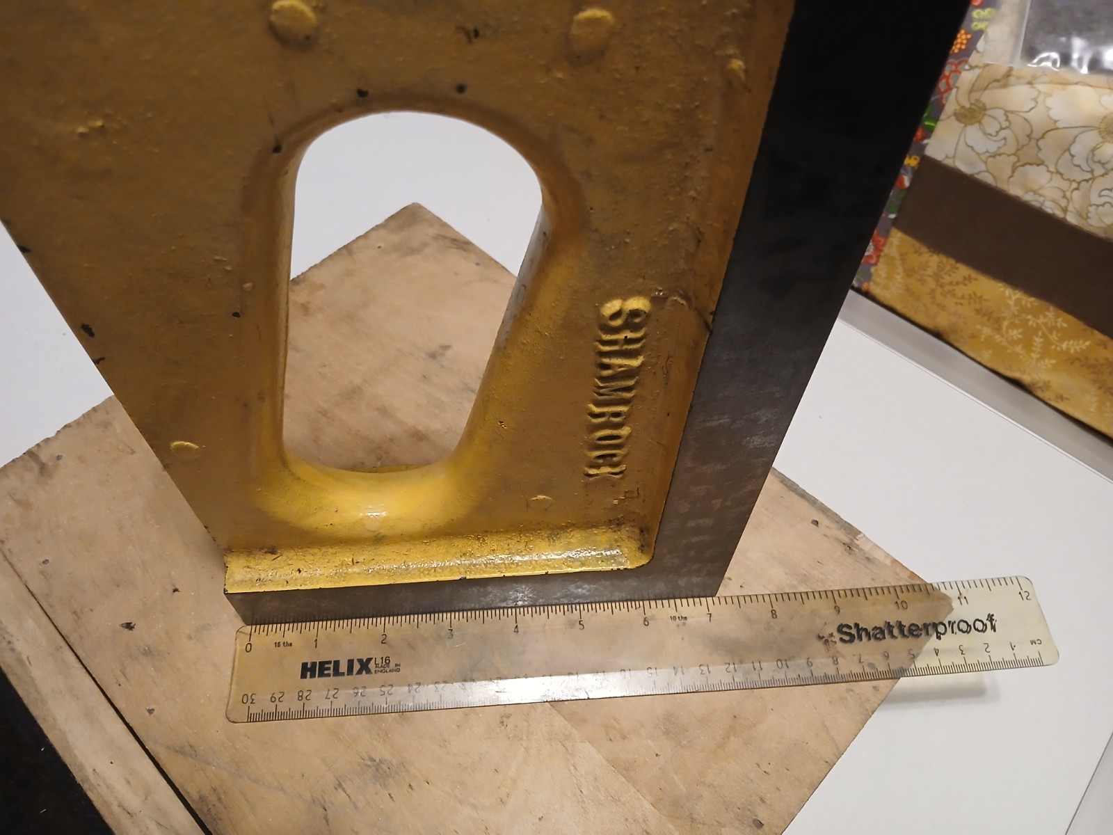 Precision cast iron square