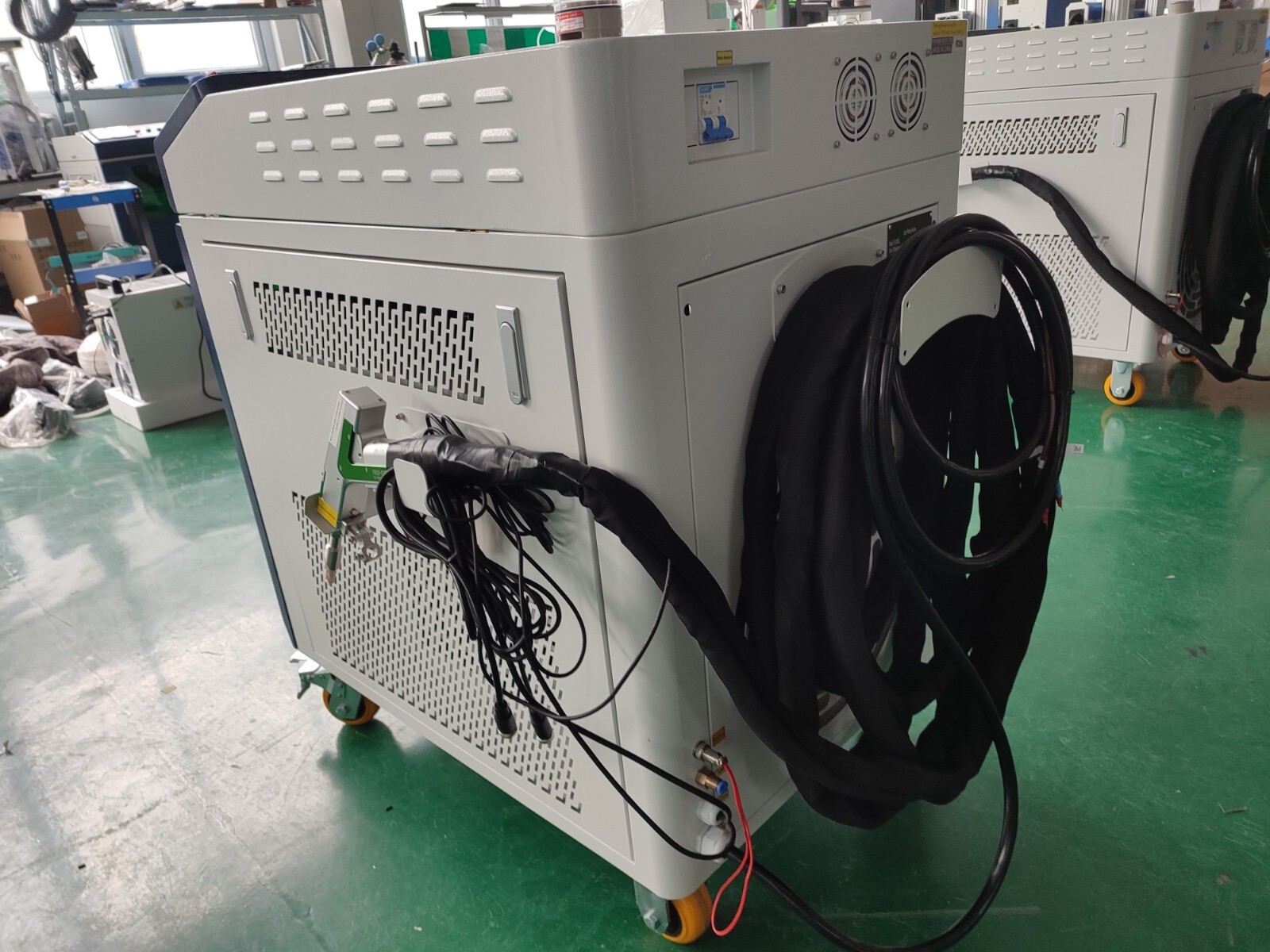 2000W Specialized Fiber Laser Cleaning Machine, Rust, Paint Removal 12-inch beam