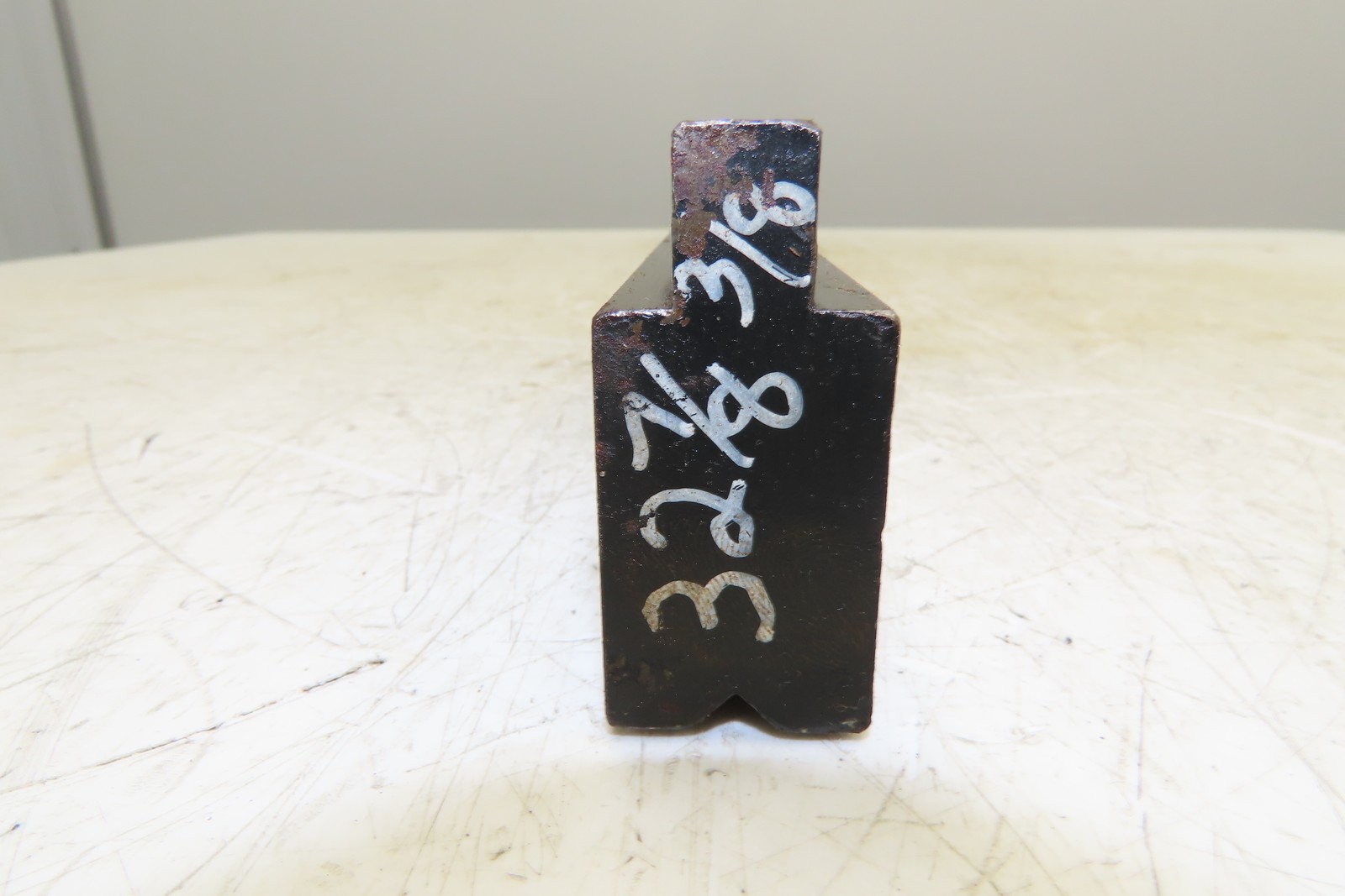 Press Brake Die 32-7/8″ Long 90° V 1/2″ Tang 1-7/64″ W 1-3/4″ H 11/32×3/16″ V