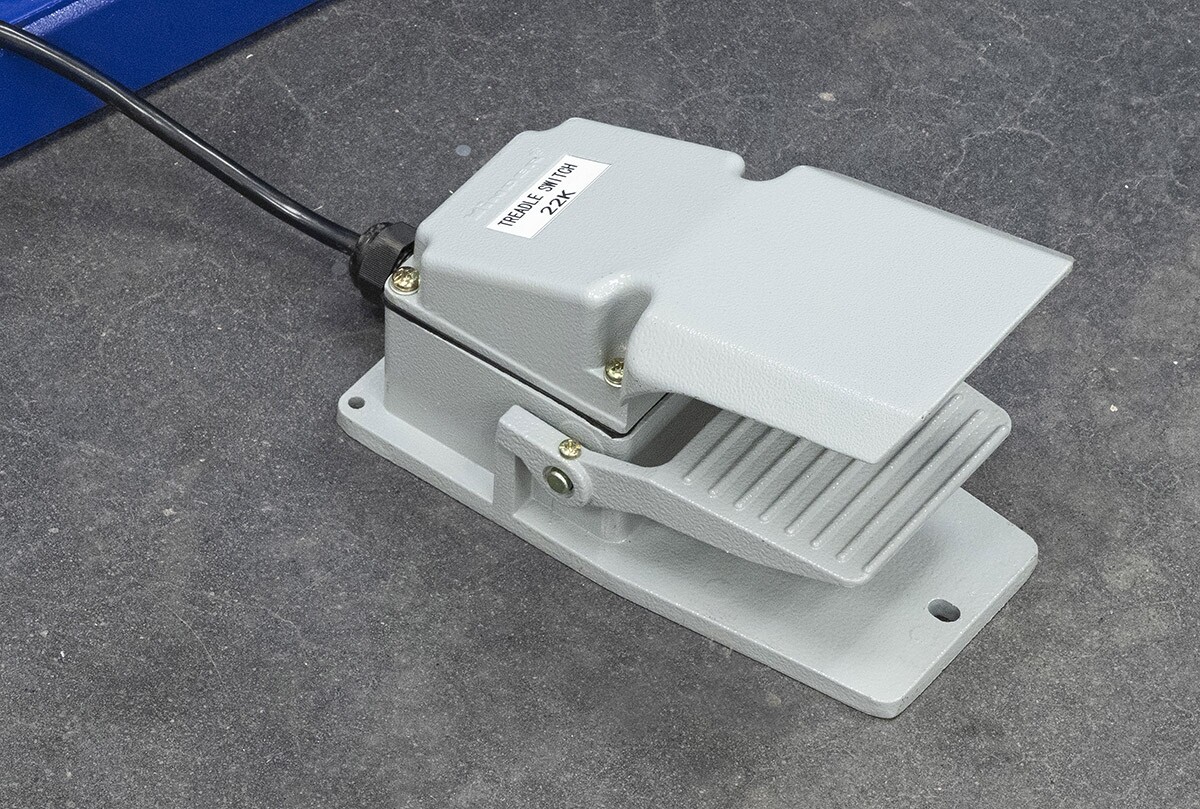 Eastwood 36 in Motorized Steel Aluminum Crimp and Beading Machine Roller
