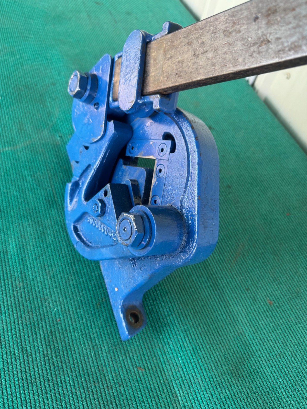 Vintage Roper Whitney Metal Angle Shear with Handle Capacity: 2″x 2″x 1/4″ – USA