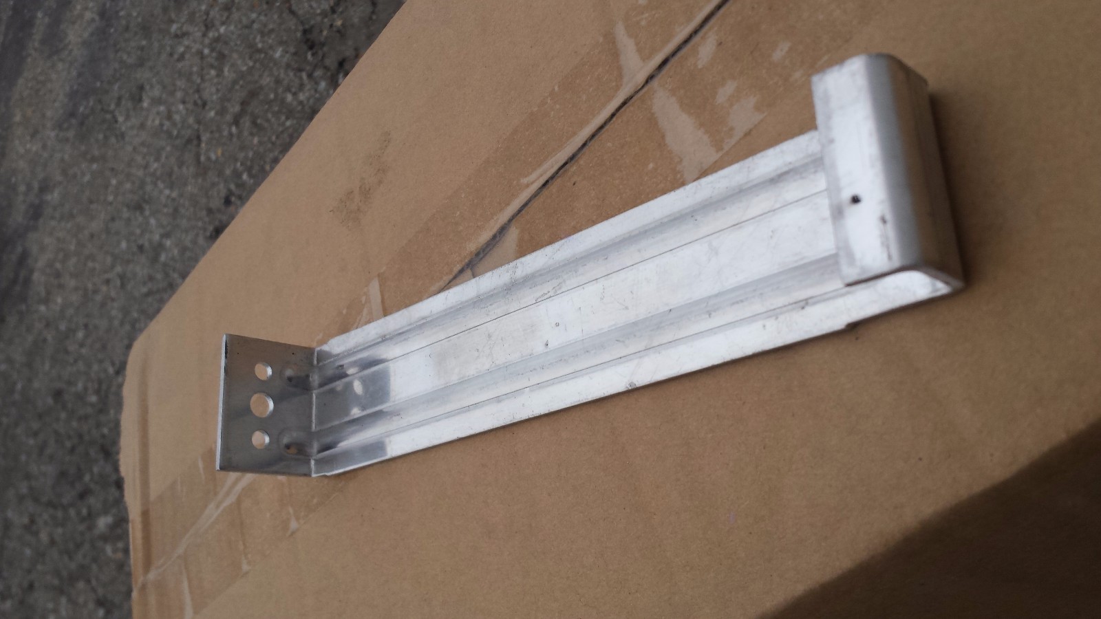 8 Inch 304 stainless steel inside gutter hangers 16 Gauge 1 box of 100