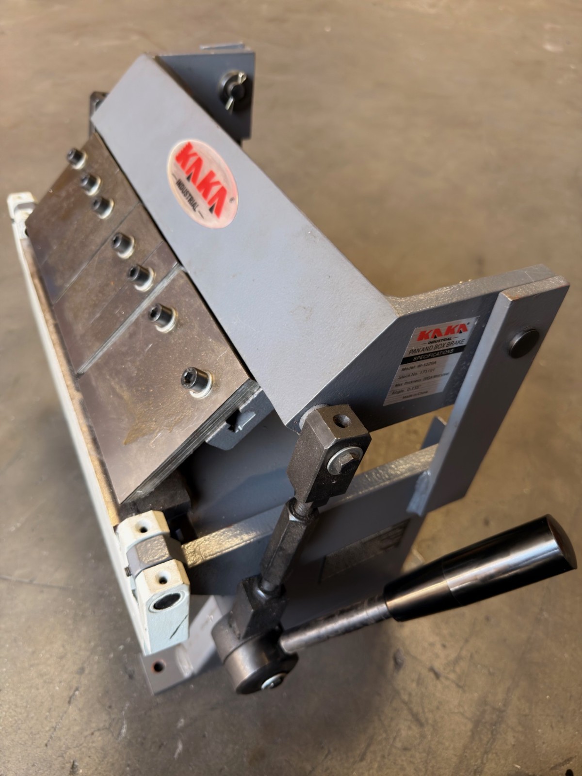 (Not Brand New) Sheet Metal Brake,12 in Box and Pan Brake, 20Ga Capacity W-1220A