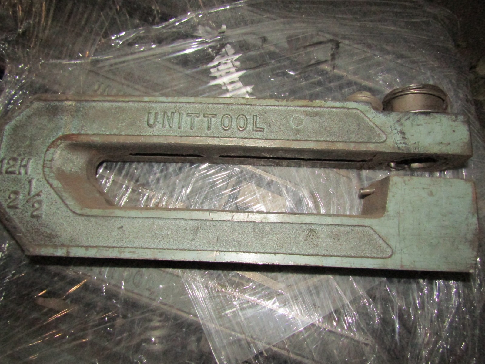 Unittool 12H-2 1/2 Throat Punch Dia. 1/4″ Thick Max C-Frame Punch