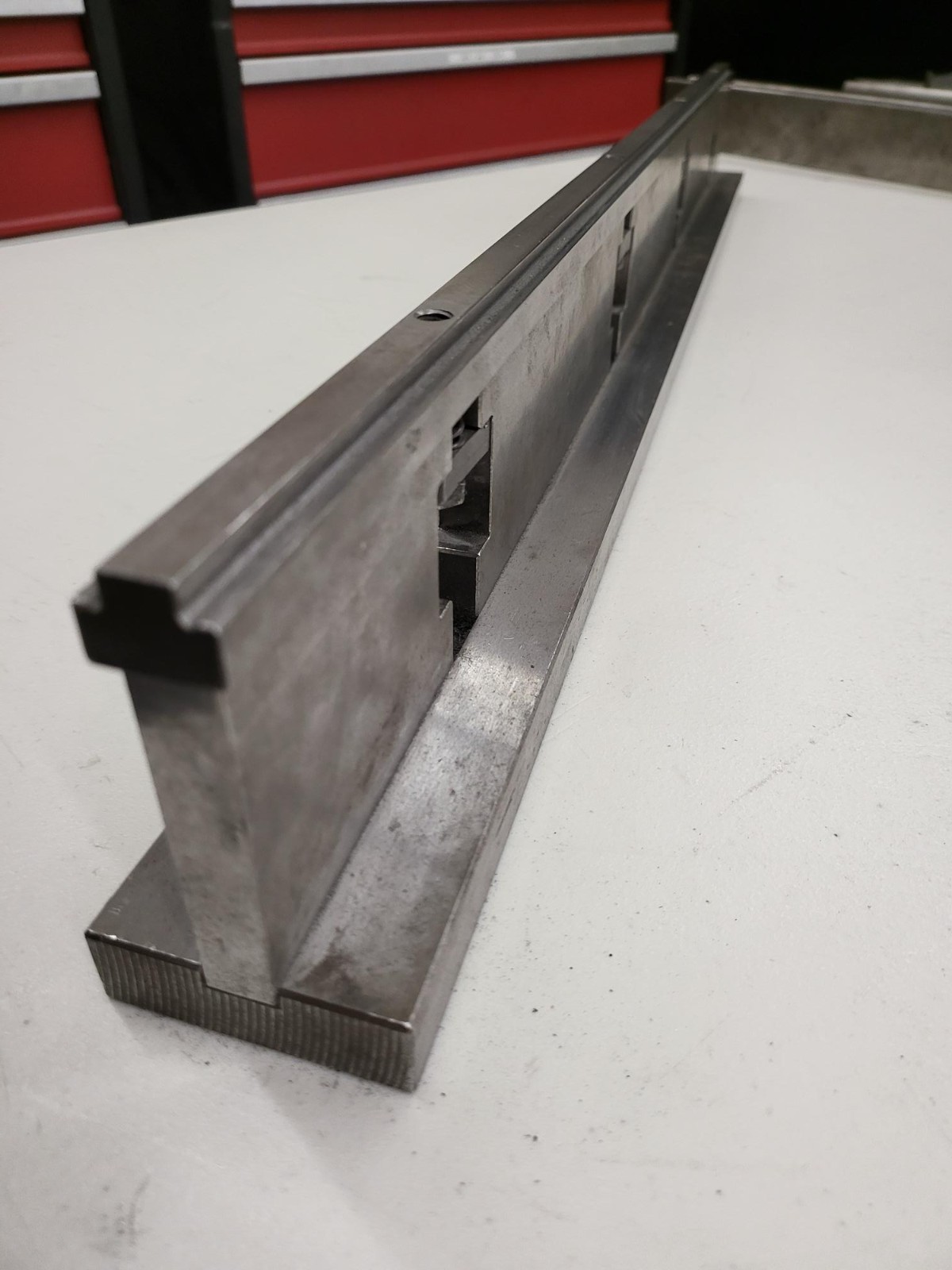 Amada Press Brake 1V Sash 330001 Die Holder 3.209″ Tall & Rail 31.75″ Long