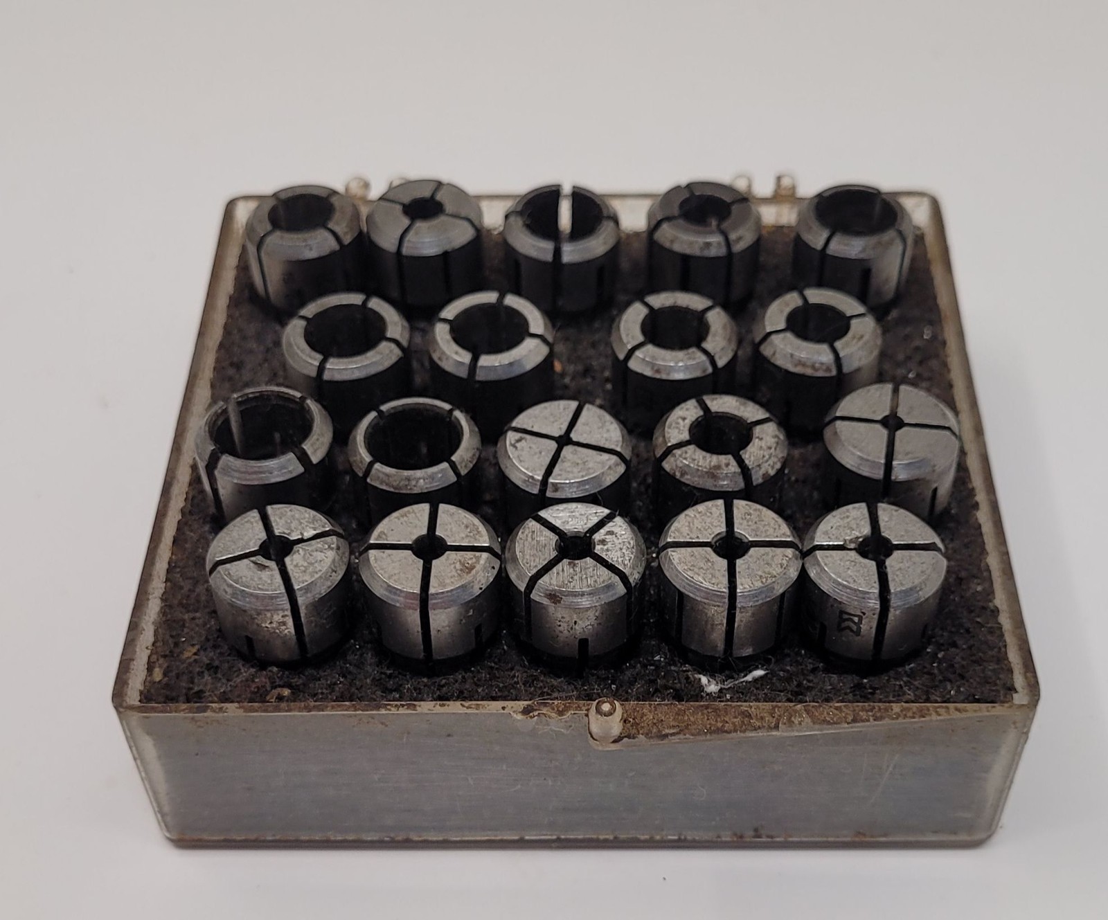 Kennametal Air Hand Grinder Collet Set – 19 Pieces