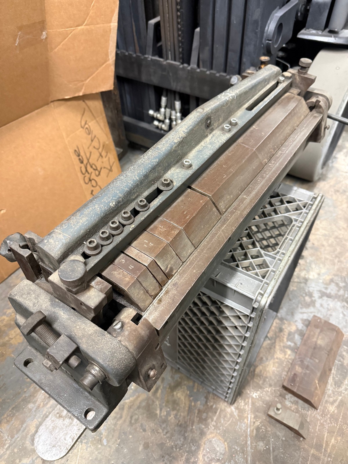 Di-Acro Model 24 or Number 4 finger brake box pan 24″ total capacity extra Dies!