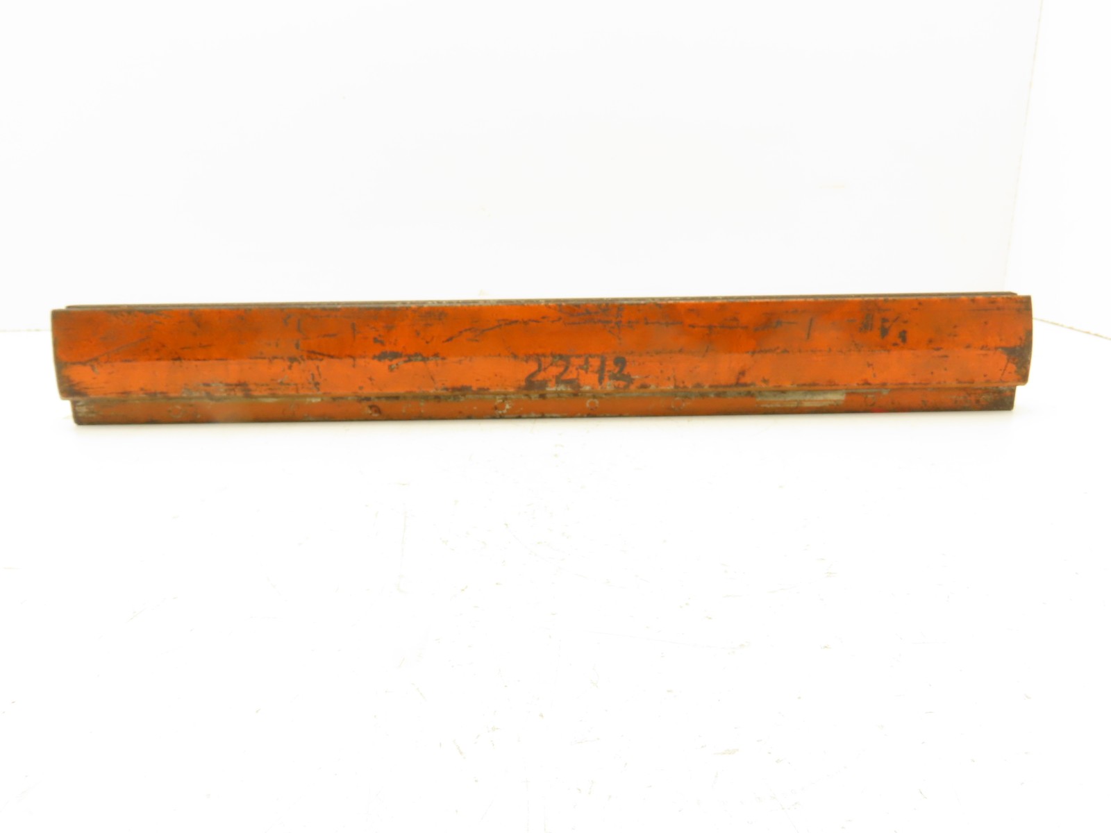 Press Brake Die 22-1/2″ Long 30° Acute V 1/2″ W 3/4″ D 2-1/8″ H 1/2″ Tang