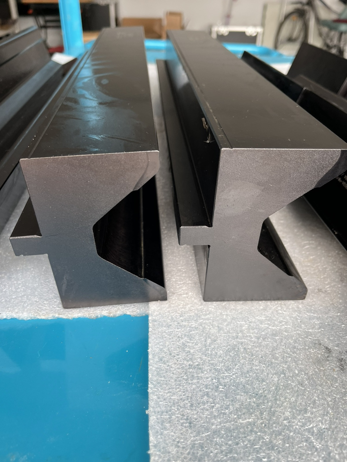 Press Brake Forming Die -80 mm Opening- 2595 MM SEG OR 102.250″ HARDENED BLACK