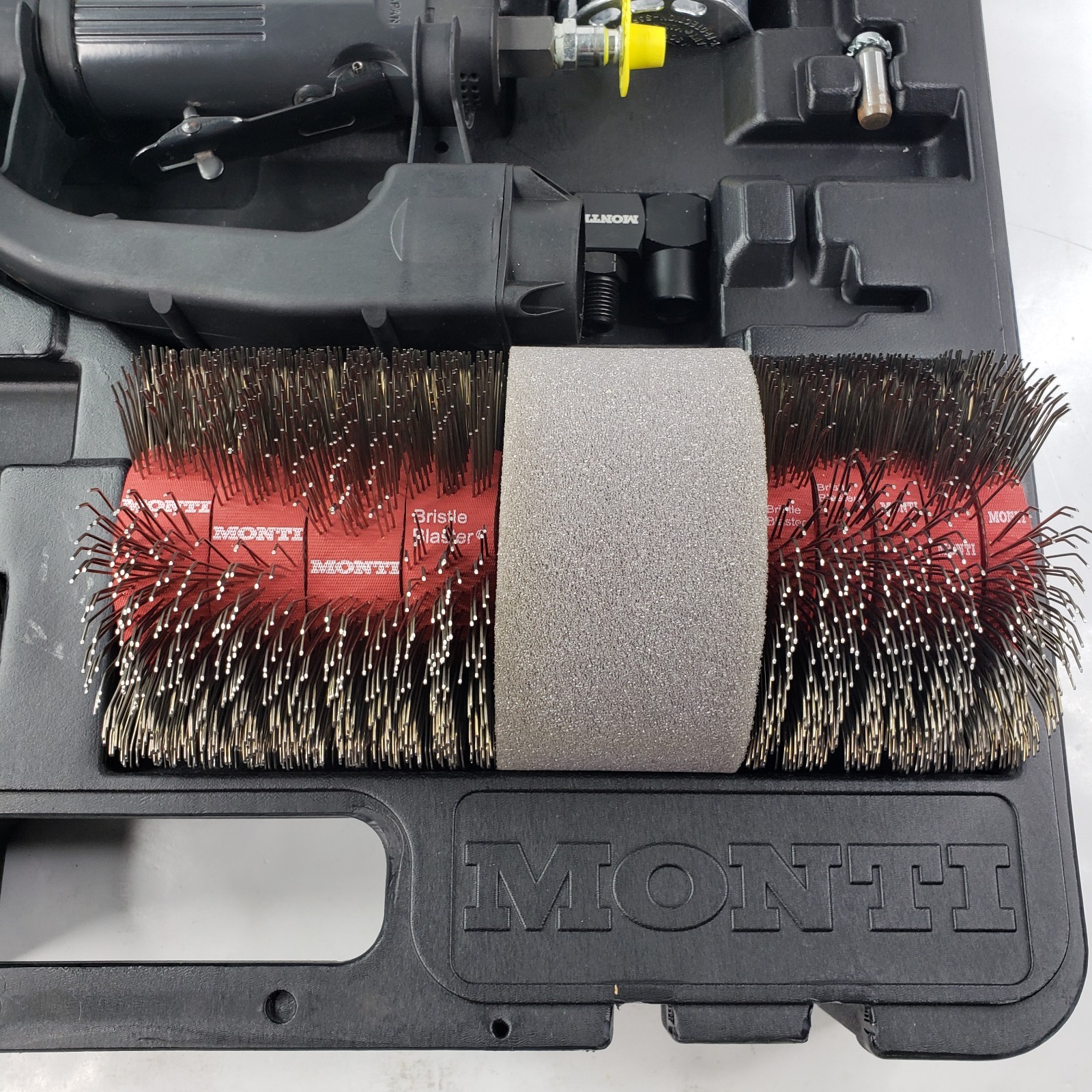 Monti Bristle Blaster Pneumatic Set SP-647-BMC-N 11mm & Carbon Steel Belts