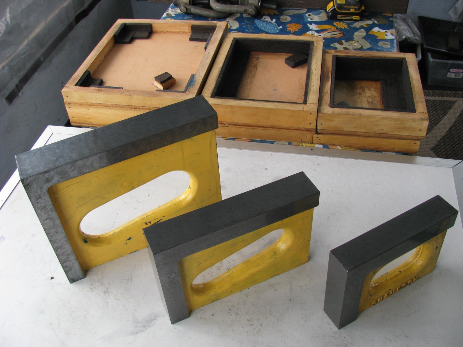 Precision cast iron square